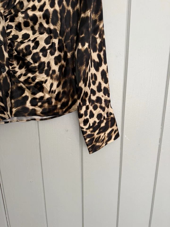Blusa Zara M Camisa Mediana Satén Estampado Animal Marrón Manga Larga Cuello en V Foto 3 de 4