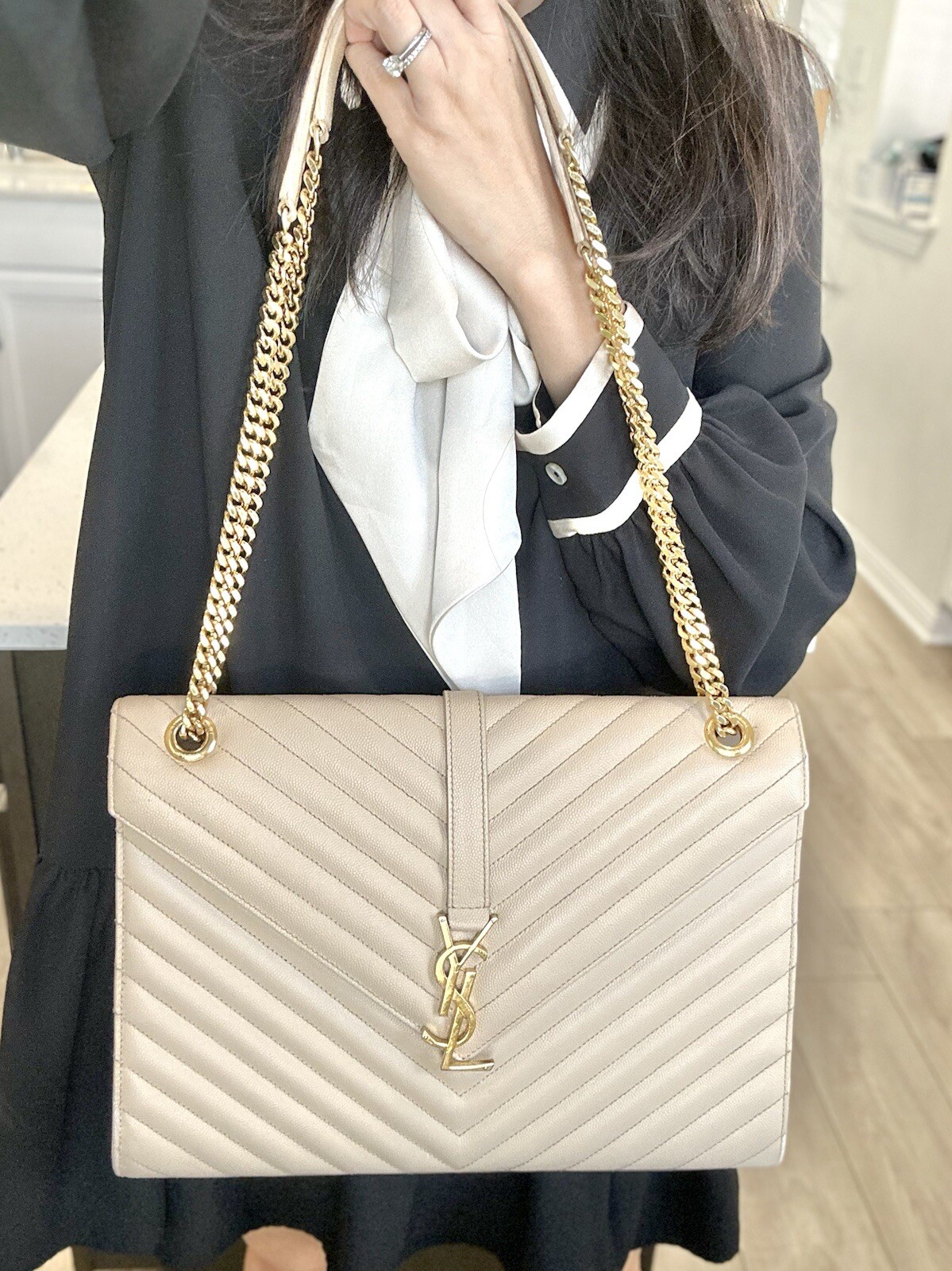 Borsa a tracolla originale SAINT LAURENT Grain De Poudre Matelasse Chevron grande monogramma