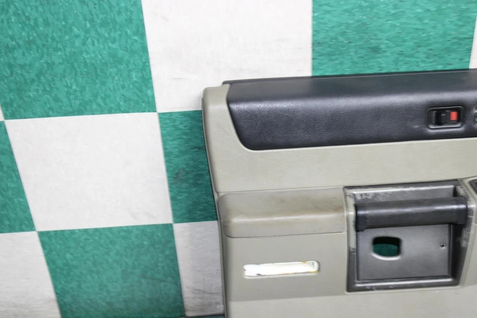 03-04 Hummer H2 *DMG* Wheat Tan Front Driver Side Left LH Door Trim Panel Foto 4 de 4