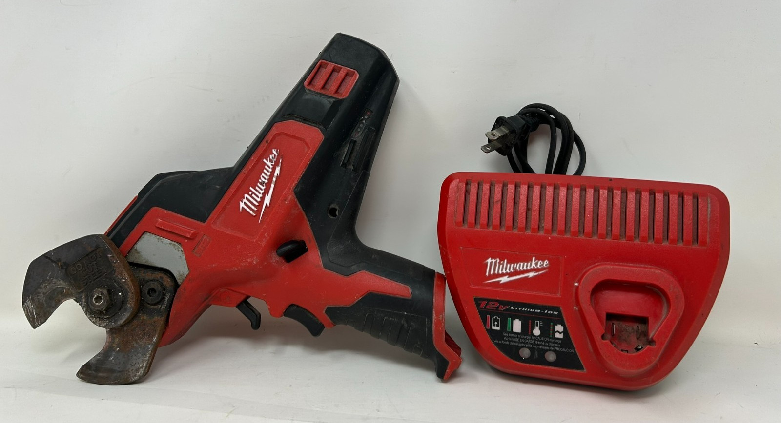 Milwaukee 2472-20 600 mcm Cable Cutter 12V W/Charger FREE SHIPPING