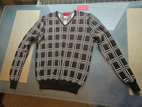 Men's sweater by Hugo Boss size M ----new and high quality----
