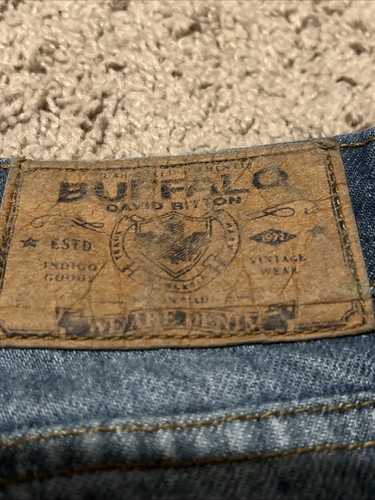 Teen Boys Parker Slim Fit Buffalo David Bitton Distressed Shorts Size 14 - Picture 5 of 5