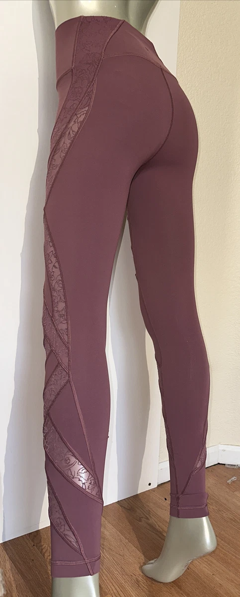 Lululemon Wunder Under High Rise Tight Flocked lace 28” size 2