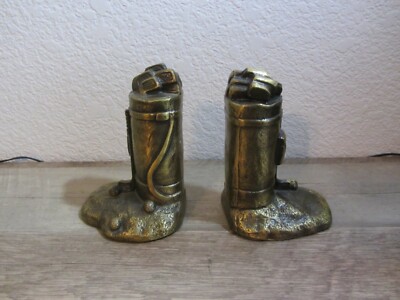 HC VINTAGE MCM VINTAGE BOOK ENDS - HAMMERED HEAVY BRASS GOLF CLUBS in GOLF BAGS