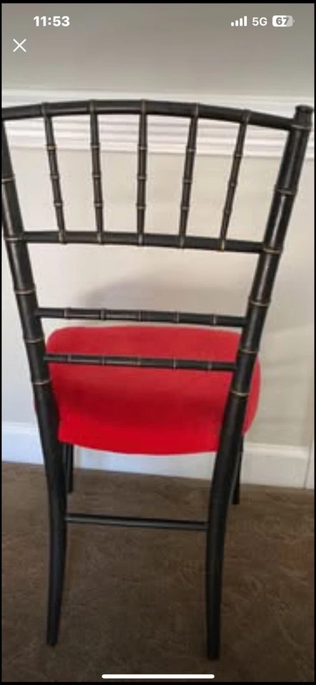 Silla Chinoiserie Hollywood Regency Chippendale Mid-1900 imitación bambú negra/dorada Foto 2 de 4