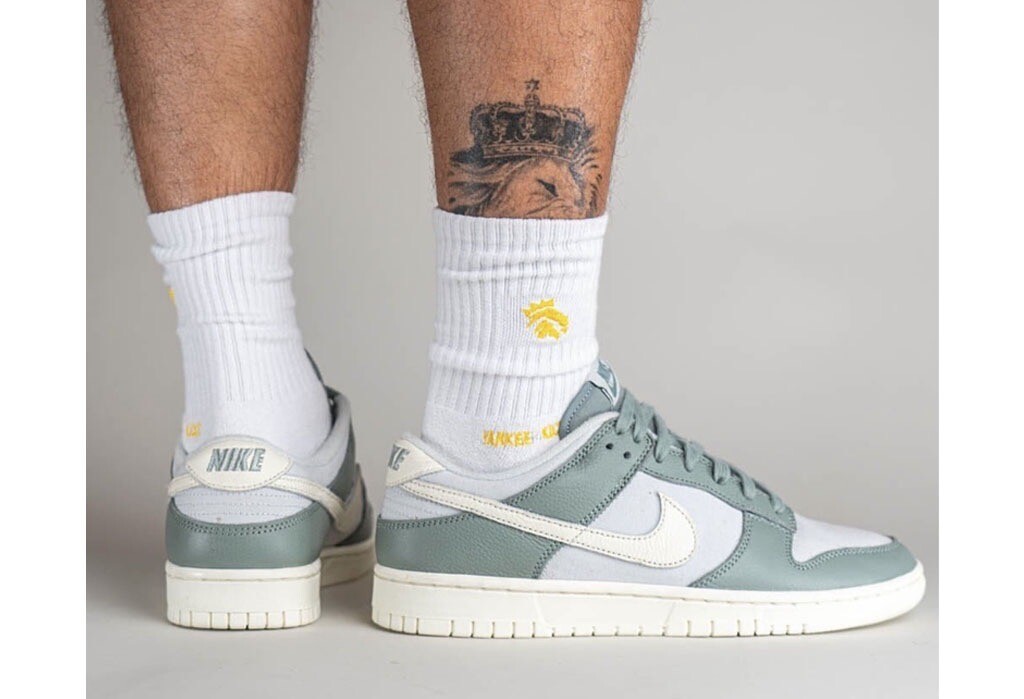 靴 NIKE DUNK LOW RETRO PRM MICA GREEN Amazon.com | NIKE Men's Modern, Green Sail Photon Mica