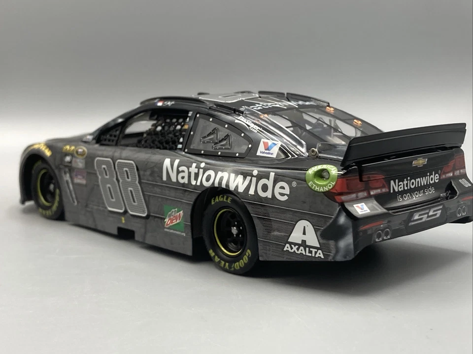 2016 Dale Earnhadt Jr. #88 Diecast Batman V Superman Lionel 1/24 - Image 4 of 4