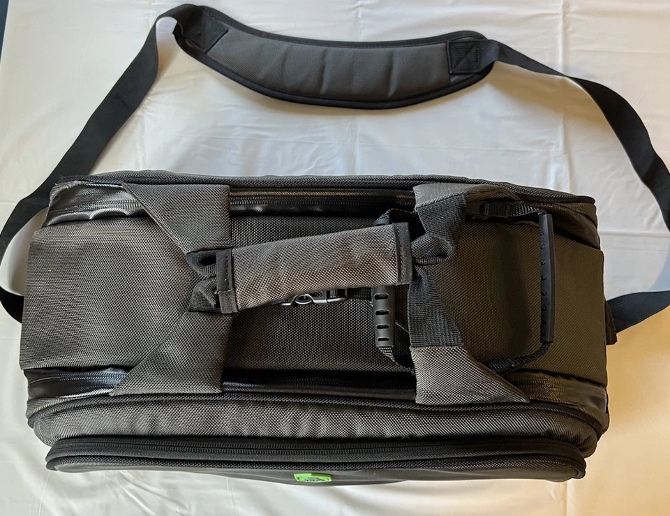 Arco CS-V15G Camcorder Shoulder Bag S/M Camcorder Max 15” Weather Res MSRP $200 - Image 4 of 4