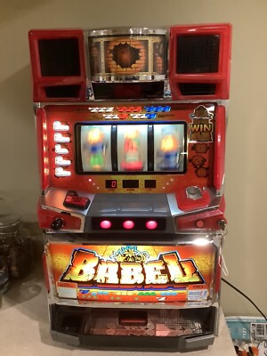 JAPANESE PACHISLO VINTAGE SLOT MACHINE W/ KEY AND TOKENS GREAT