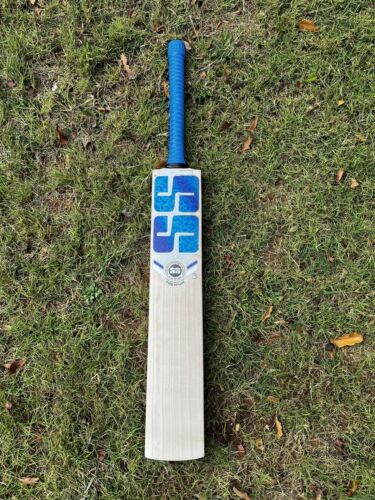 SS Premium English Willow Cricket Bat - Picture 1 of 4