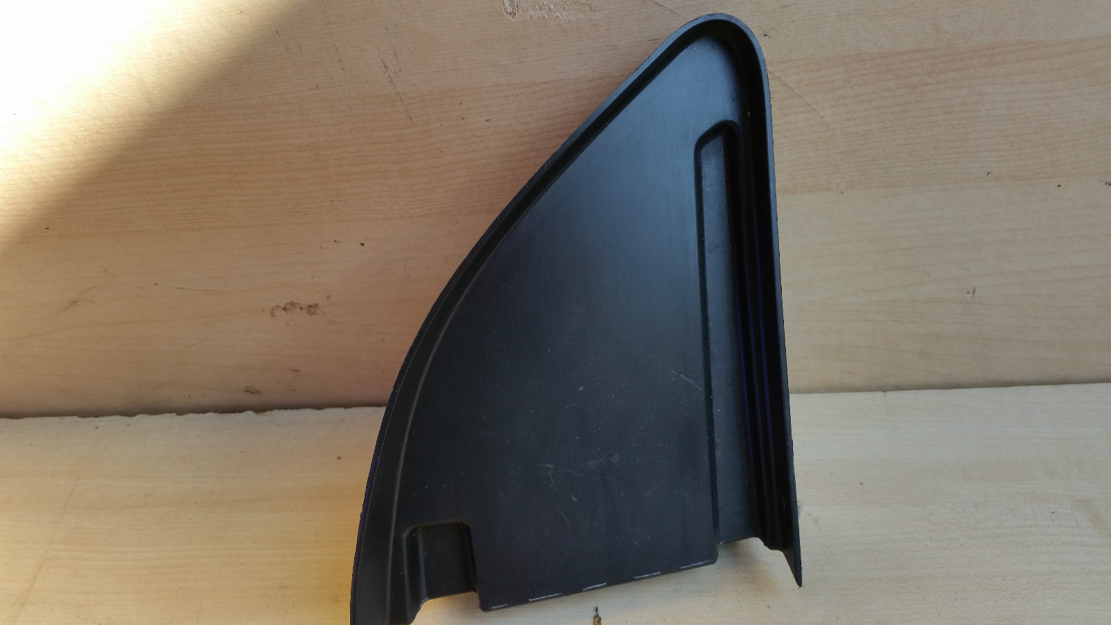 BMW X6 E71 PASSENGER SIDE FRONT BUMPER AIR DUCT INTAKE PLASTIC  