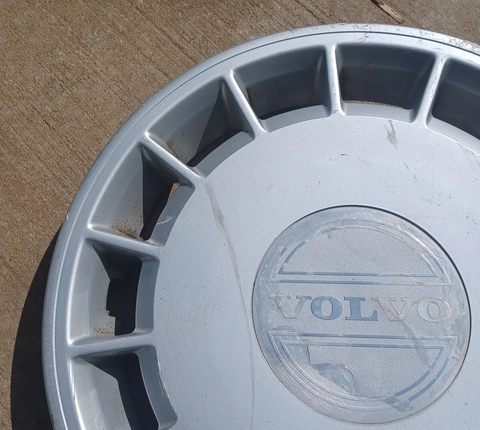 Tapacubos Volvo 240 1989-1993 se adapta a ruedas de 14 pulgadas, p/n 3540176, 62002 03 Foto 2 de 4