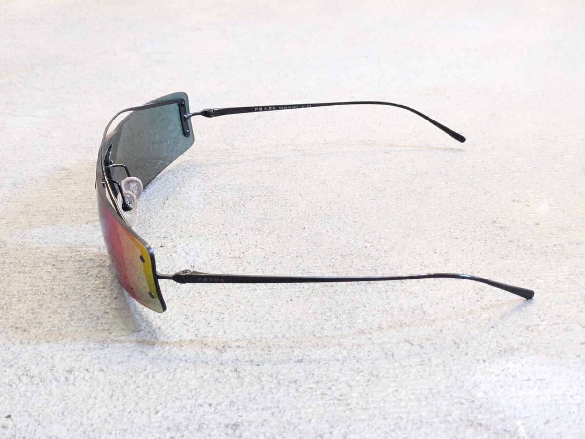 希少❗️90s archive prada sungrass シームレス　メタル Prada Sunglasses SPR61V Rainbow Mirrored Black Rimless Metal 70-18
