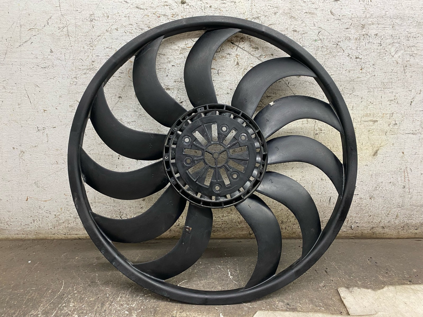 2020-2025 ASTON MARTIN DBX 4.0L RADIATOR ELECTRIC COOLING FAN BLADE ONLY OEM