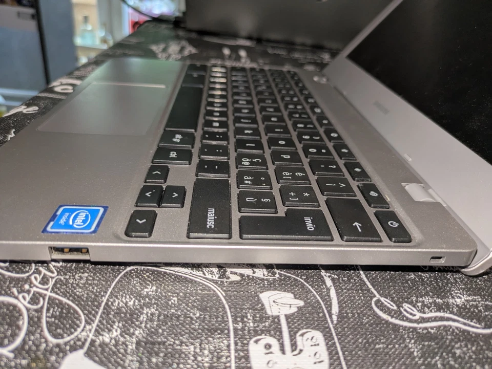 Samsung Chromebook 4 11,6" (Intel Celeron N4000, 4GB RAM, 64GB eMMC) Notebook - - Immagine 4 di 4