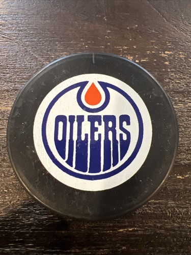 Edmonton Oilers Puck Rare - Picture 2 of 2