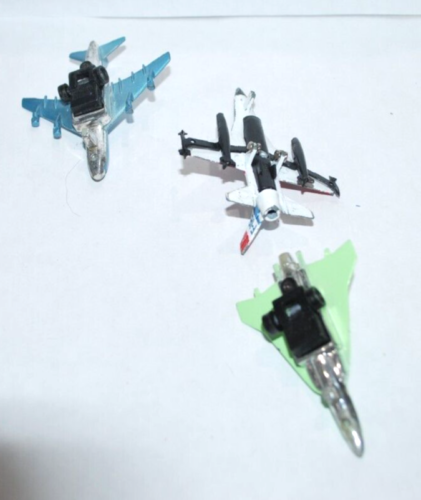 Assorted Lot Of 9 Air planes Plastic and Diecast Toy Planes. - Picture 4 of 8