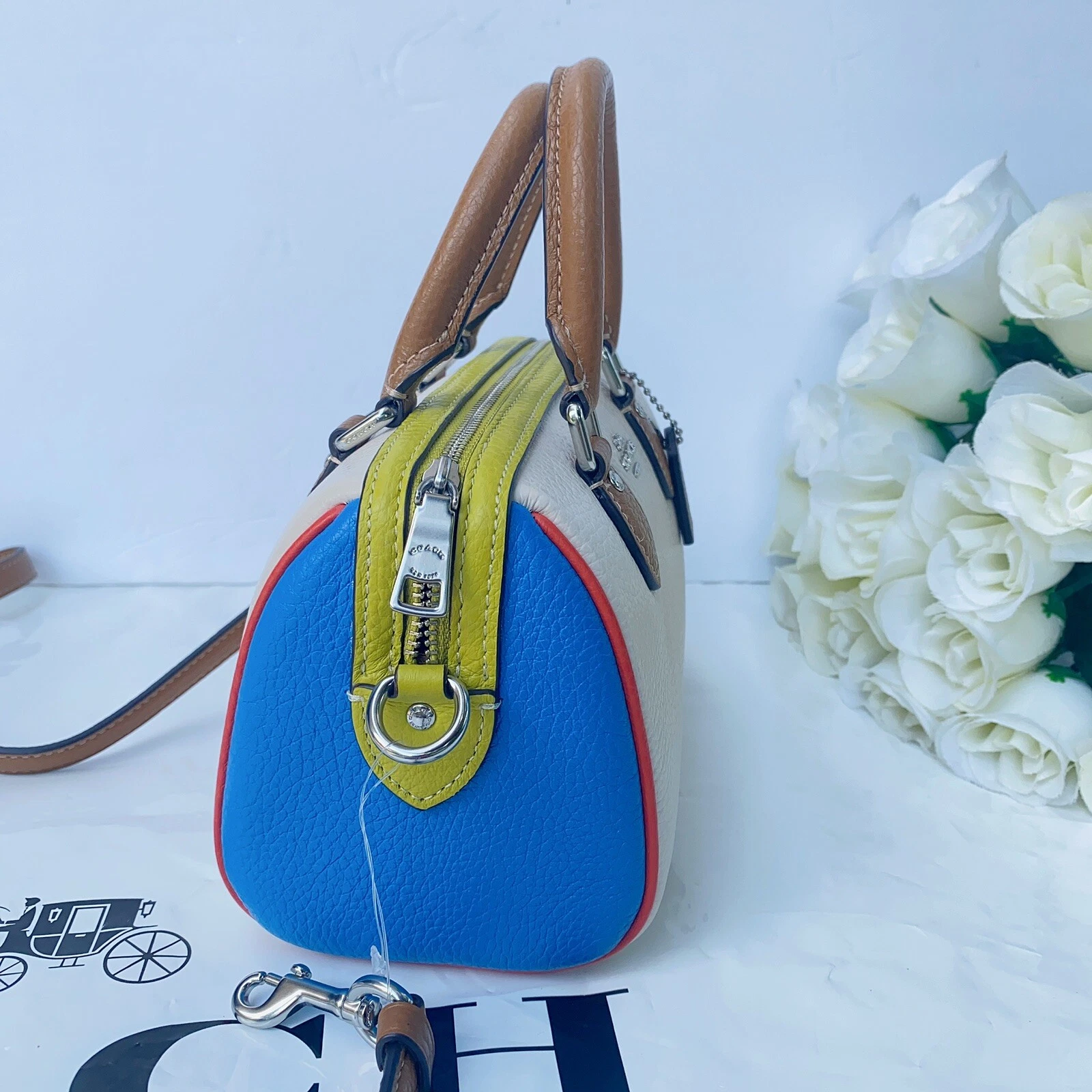 Coach Mini Tracolla Rowan nuova con etichette in colorblock CK455