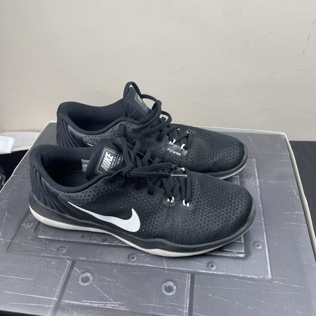 Nike Flywire Flex Supreme TR5 Women s Size 10 Training Shoe Black 852467 001 B3