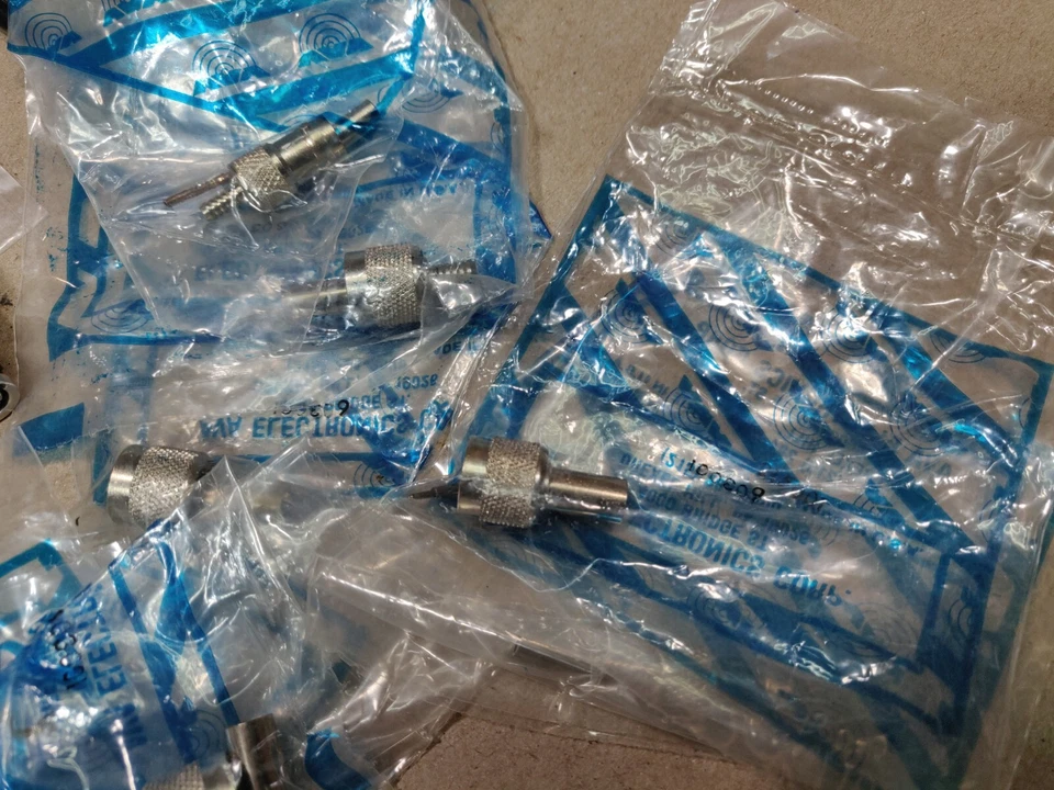 Lote de conectores PNC aleatorios, crimpadoras, etc. Foto 3 de 4