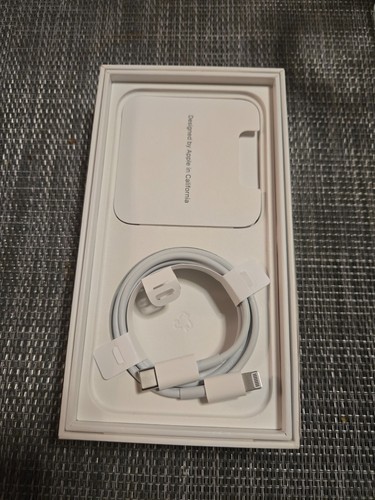 Apple iPhone 13 - 128 GB - Midnight (Unlocked) - Zdjęcie 5 z 6