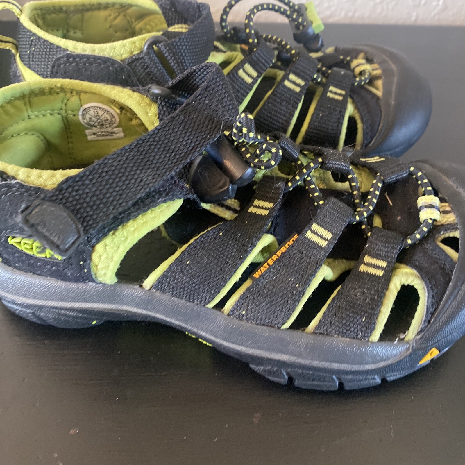 Sandali Keen Newport H2 nero verde scarpe acqua 1009942 bambini ragazzi taglia 12