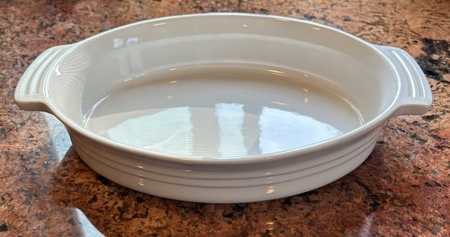 Le Creuset Classic White Glazed Stoneware Oval Baking Dish Casserole 10.5 x 8