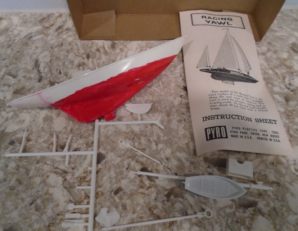 PYRO #C 310 RACING YAWL FAMOSO MODELO DE YATE DE AGUA AZUL INICIADO Foto 3 de 4