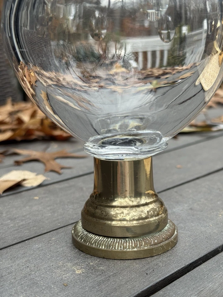 Acabado de escalera de vidrio cortado a mano con latón. Hecho por Richard Plummer Foto 2 de 4