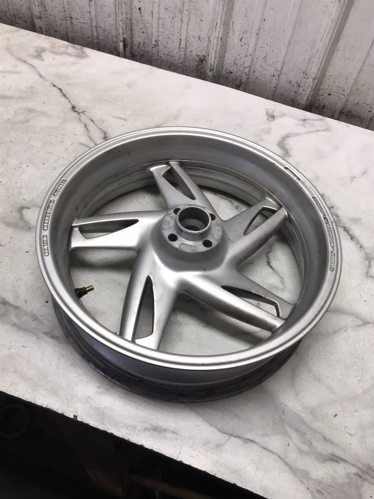 04 BMW R1200 R 1200 CL Front Rim Wheel Straight