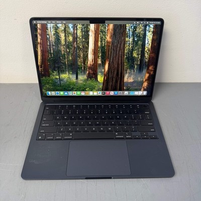 2022 Apple MacBook Air 13.6