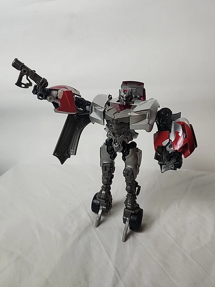 Transformers Hunt for the Decepticons Sidearm Sideswipe (Missing one Gun)  - Image 4 of 4