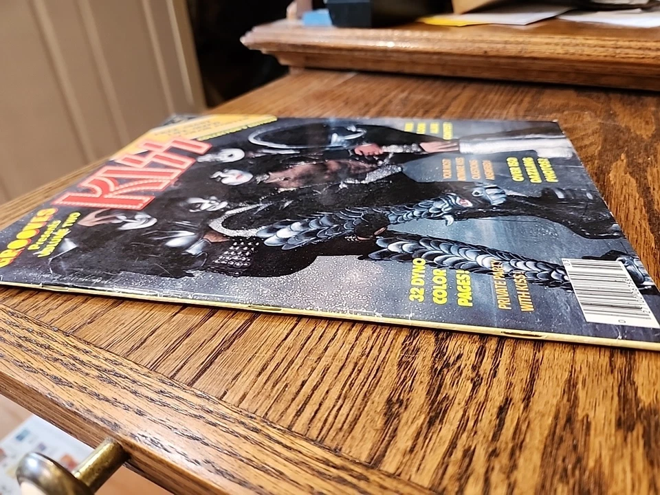 1978 Grooves Vol 1 #3 Kiss With Giant Poster - Image 3 of 4