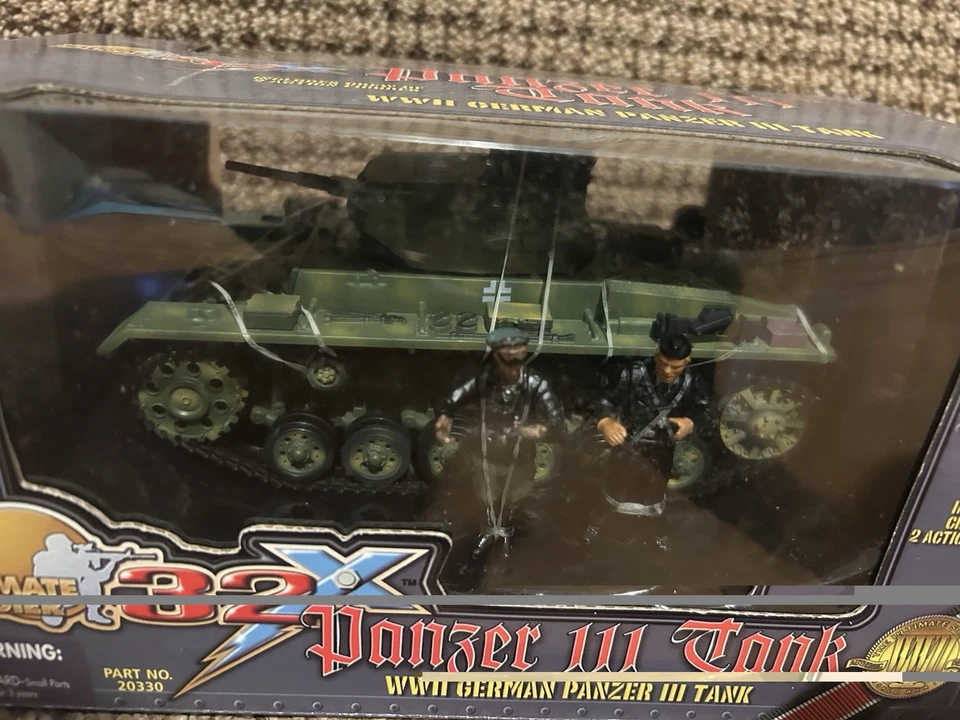 Ultimate Soldier 1:32 German Panzer III Medium Tank w/2 crew, No. 20330 - Image 2 of 4