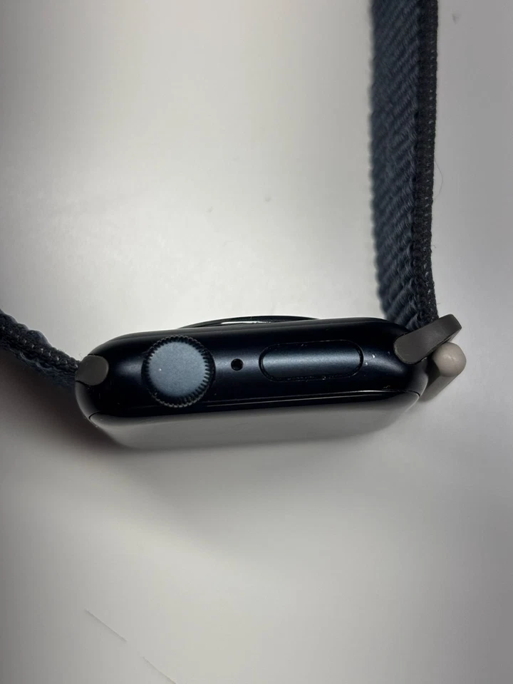 Apple Watch SE 40 мм полуночный алюминиевый корпус спортивный ремешок черный S/M ЗАБЛОКИРОВАН на запчасти - Изображение 4 из 4