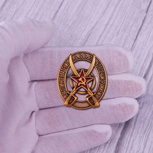 RUSSIAN BADGE Military Award Icon Pin badge Armored weapons of the USSR - Picture 4 of 6