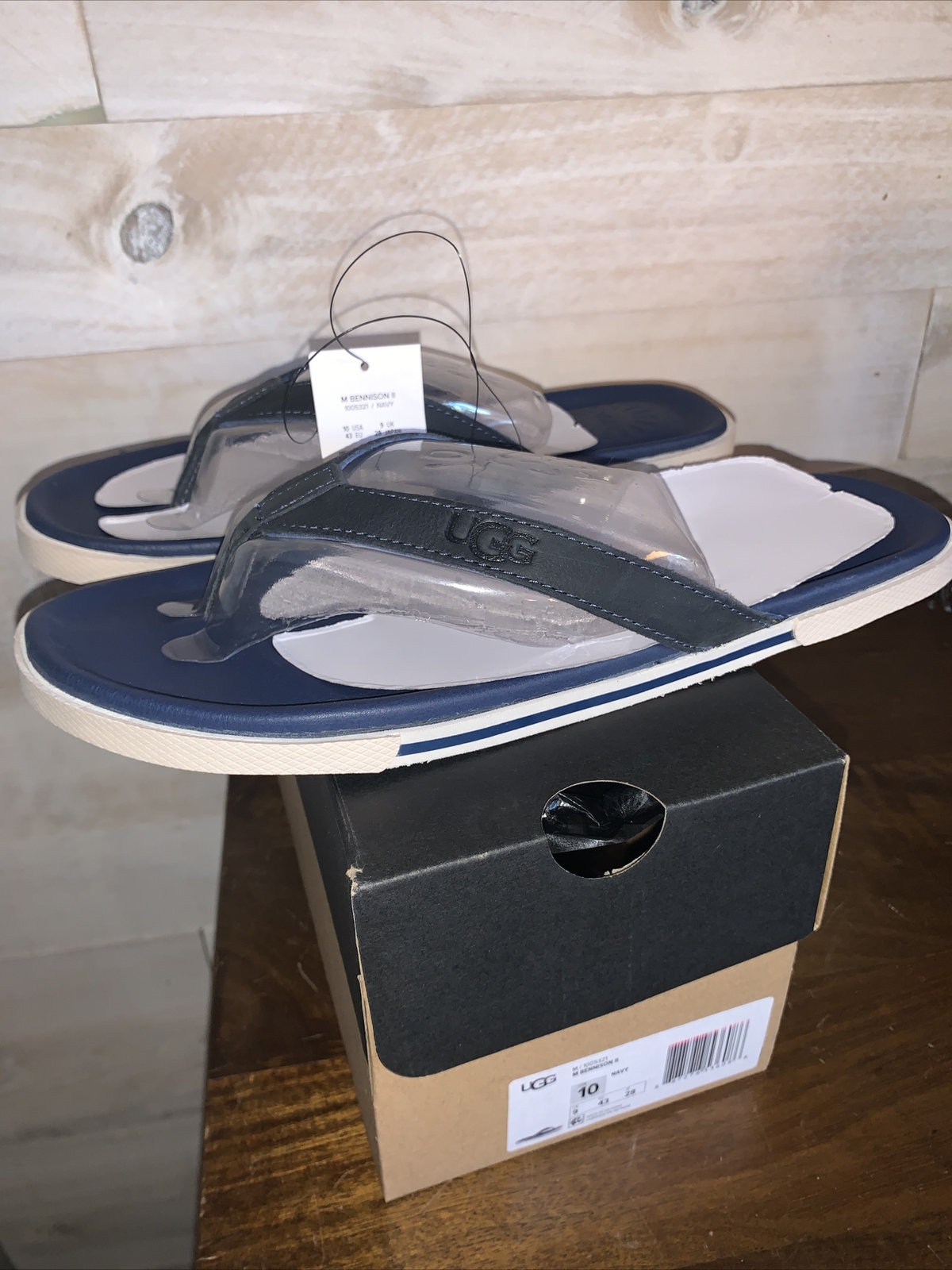 NIB UGG Bennison II Navy Leather Flip 