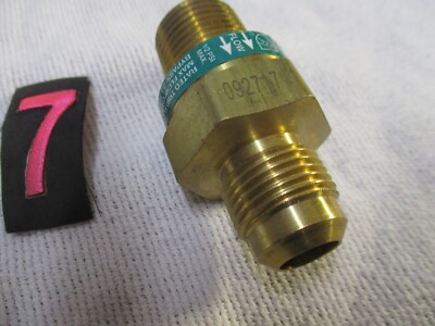 Check Flow Valve 1550 Series 219193 Flow 092717 3/4'' and 3/8'' OD Threads 1/2 PSI