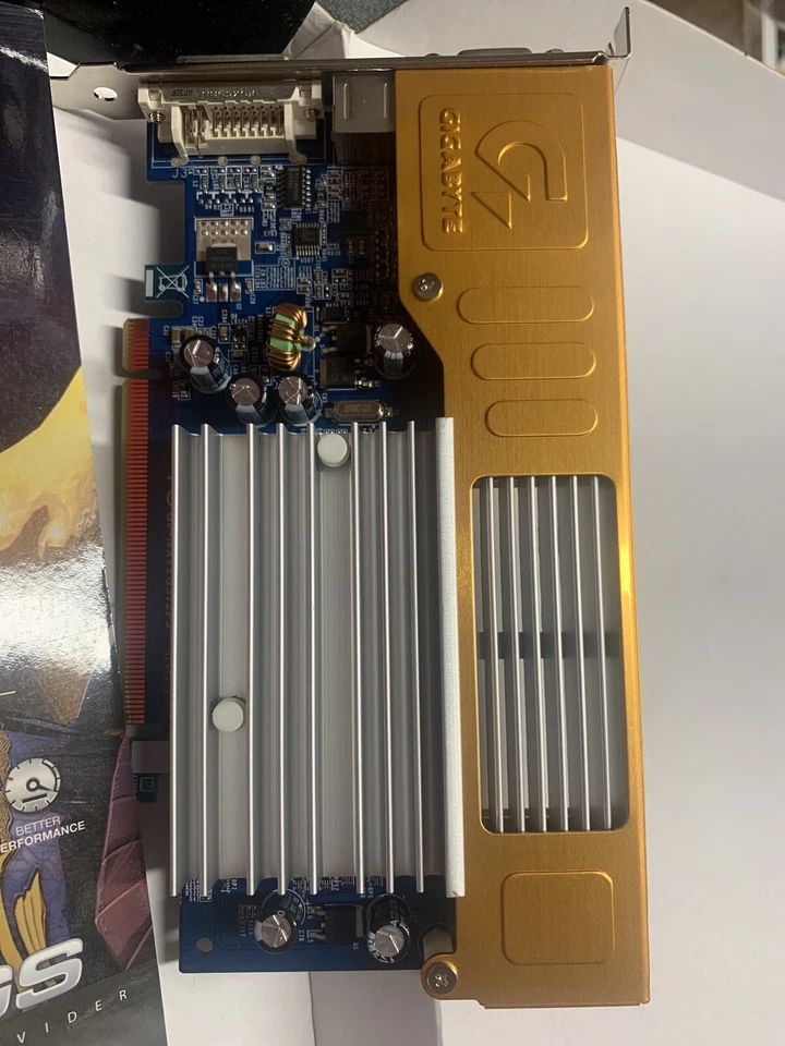 GIGABYTE GeFORCE 7200 GS PCIe VGA VIDEO GRAPHICS CARD GV-NX72G512P2 DVI - Image 3 of 4