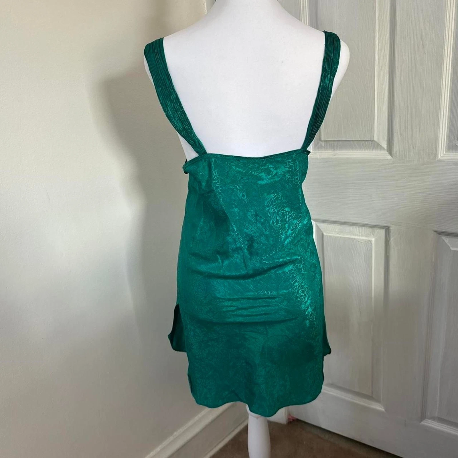 UNDERCOVER Abito slip verde mini lunghezza