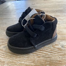 ZAPATILLAS DEPORTIVAS DE GAMUZA SINTÉTICA CAT & JACK NEGRAS AXEL NIÑOS PEQUEÑOS TALLA 5