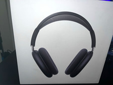 Apple AirPods Max 2 Black USB-C Over-Ear Headphones w/ Smart Case