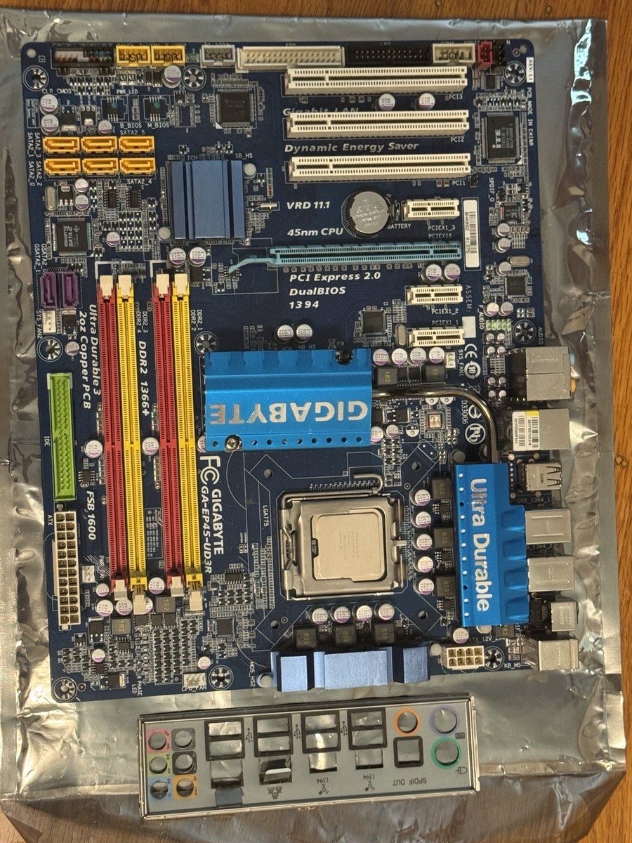 マザーボード/GIGABYTE GA-EP45-UD3R cpu メモリーセット