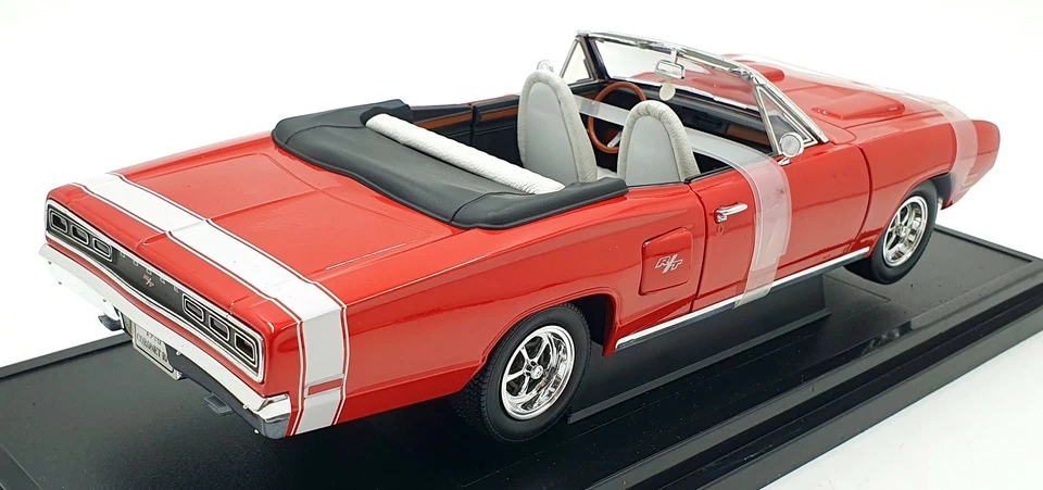 Road Signature 1/18 Scale 92547 - 1970 Dodge Coronet R/T - Red/White - Image 2 of 4
