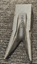 (QTY 4) 2320NH-G Twin Tiger Bucket Tooth 6-3/4" X 2-1/4"