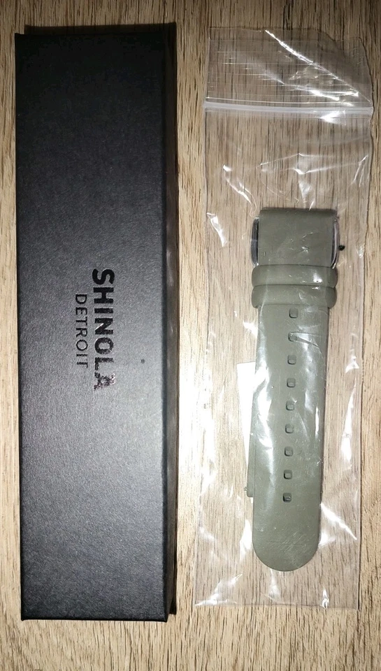 22mm SHINOLA Safri Green Khaki 2 PC Silicone Strap Band Silver Buckle New N Box - Image 2 of 4