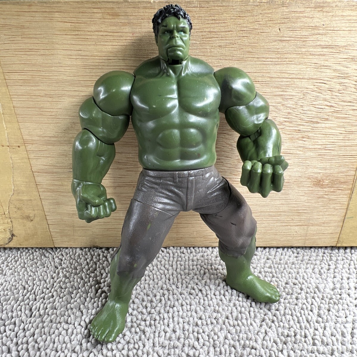 Marvel Avengers Mighty Battlers Fist Smashing Hulk Figure