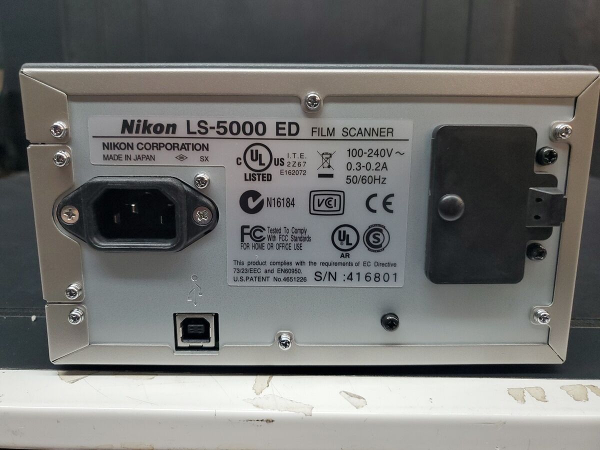 Nikon CoolScan 5000 ED Photo, Slide & Film Scanner MA-21 SA Nikon CoolScan 5000 ED Photo, Slide & Film Scanner MA-21 SA