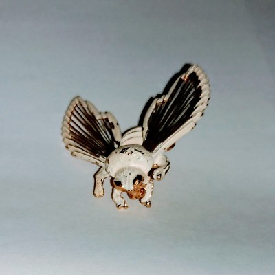 VINTAGE MONET ENAMELED WHITE BEE BROOCH PIN