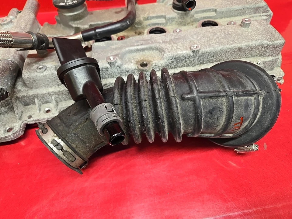 2013 - 2023 GMC Chevy Buick Cadillac L4 Camshaft Rocker Valve Cover 25201395 - Image 3 of 4